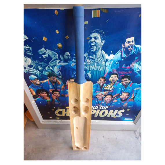 Scoop Bat Kashmir Willow Rubber Cane Handle