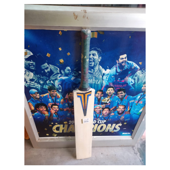 Triple Blade Kashmir Willow Scoop Bat - Image 2