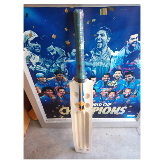 Triple Blade Kashmir Willow Scoop Bat
